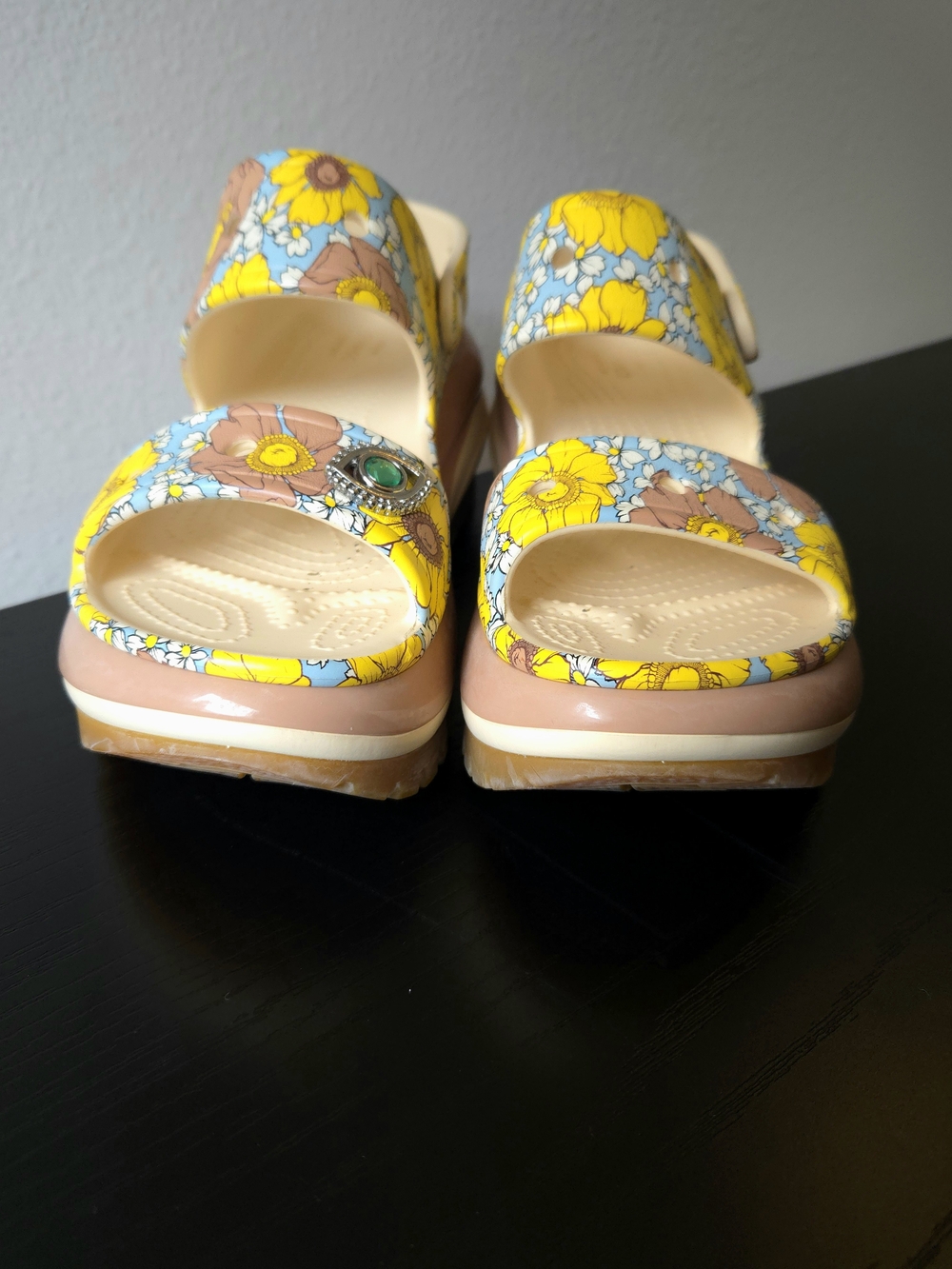 CROCS Classic Floral Mega Crush Retro Platform Chunky Sandals Vanilla Cork 7 - Picture 6 of 7